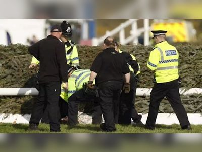 More than 100 arrests over Grand National protests