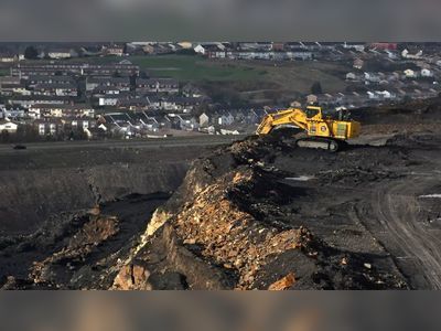 Merthyr Tydfil: UK's largest opencast coalmine to shut