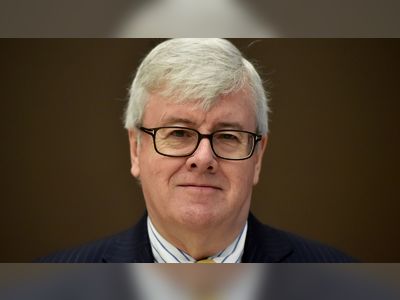 Tesco chairman Allan in talks to sell stake in corporate mentoring firm