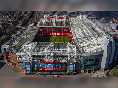 Qatari sheikh increases bid to buy Manchester United from the Glazers
