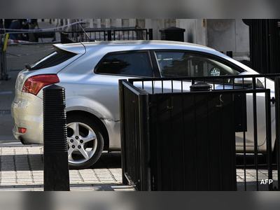 Car ploughs into Downing Street gates, one arrested for criminal damage and dangerous driving