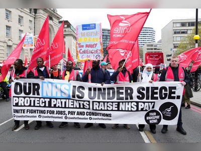 RCN gives strike warning despite majority of unions voting to accept NHS pay offer