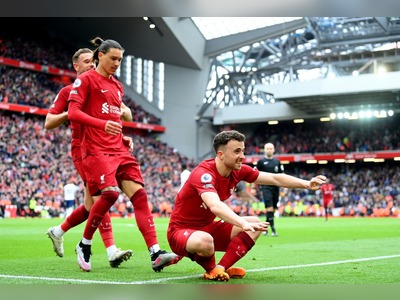 Jota’s late goal sees Liverpool leapfrog Spurs on crazy Anfield day