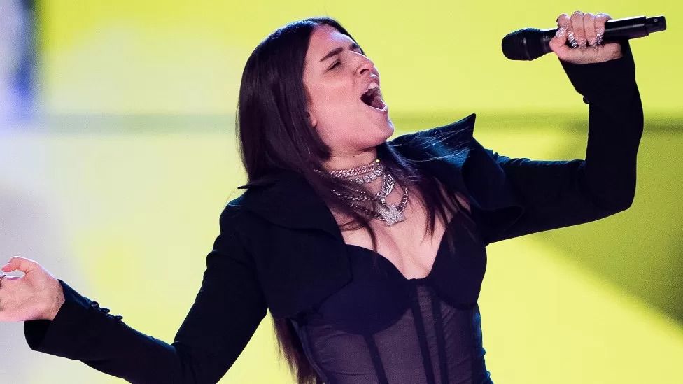 Mae Muller: Why did the UK do so badly at Eurovision?