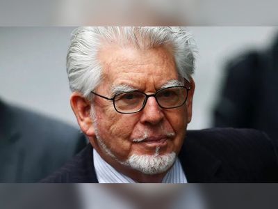 Rolf Harris: Serial abuser and ex-entertainer dies aged 93
