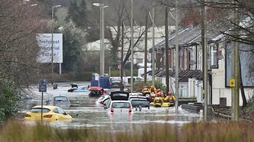 Climate change: Ministers lack urgency on flood risks, critics say