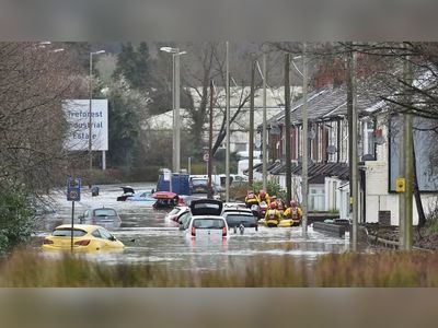 Climate change: Ministers lack urgency on flood risks, critics say