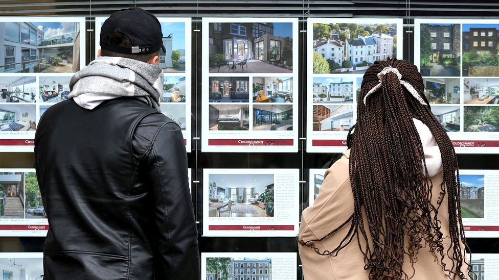 UK House Prices Continue to Fall as Rising Interest Rates Take Their Toll