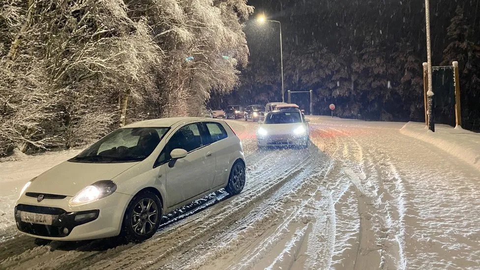 UK Weather: Sub-zero temperatures and heavy snowfall wreak chaos