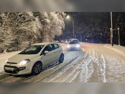 UK Weather: Sub-zero temperatures and heavy snowfall wreak chaos