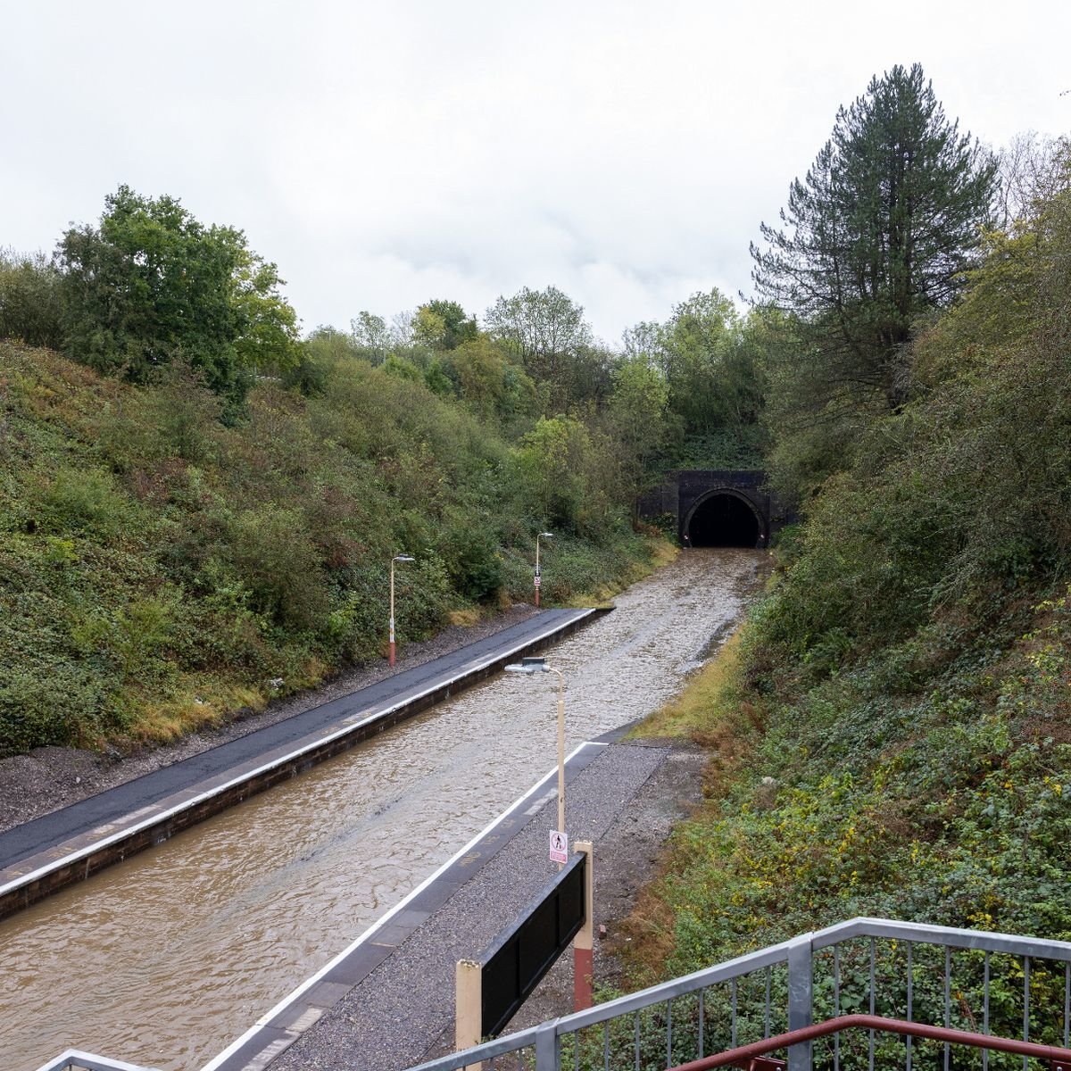 Storm Henk triggers widespread flooding and travel chaos - London Daily