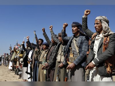 US and UK carry out fresh strikes on Houthi targets in Yemen