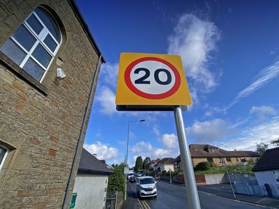 20mph Speed Limit: Divisive Issue in Welsh Town Rhayader - Safety or Waste of Resources?
