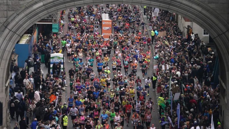 Record-Breaking 840,000 Applications for 2025 London Marathon: 53,000 Finish, 49% Women
